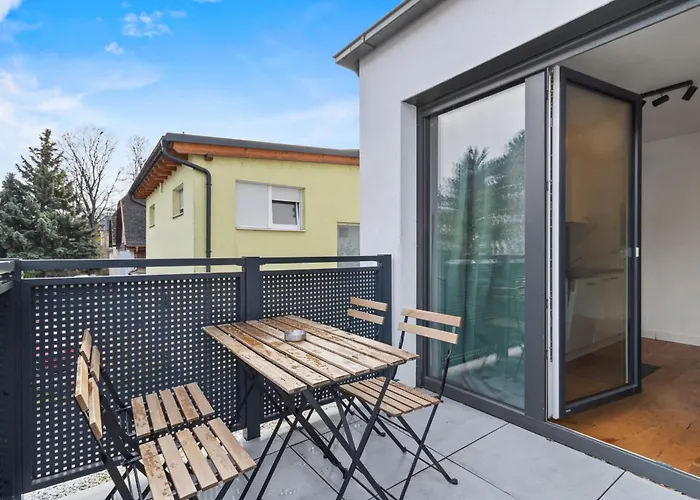 Noblenest Grand - Kaffeevollautomat - Terrasse * Viena